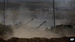 Lame Izrayelyen an tire sou fwontye Gaza a, 31 Oktob, 2023.