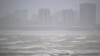 多克苏里台风登陆中国，东南沿海地区交通中断，暴雨降临