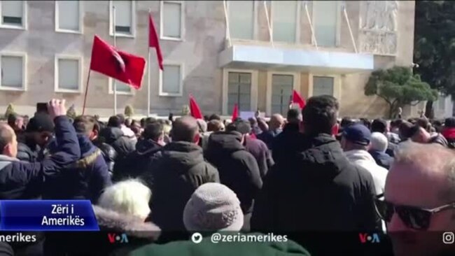 Tiranë, vazhdojnë protestat kundër rritjes së çmimeve