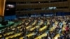 Las pantallas muestran el resultado de la votación durante en la Asamblea General de la ONU sobre un proyecto de resolución que reconocería a los palestinos como calificados para convertirse en miembros de pleno derecho del organismo mundial, en Nueva York, el 10 de mayo de 2024.