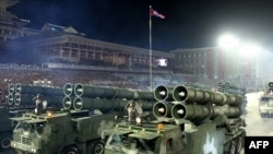 Фото квітня 2022 року видане Центральною агенцією КНДР (KCNA): Пусокві установки на параді в Пхеньяні Photo by KCNA VIA KNS / AFP