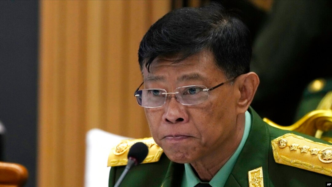မြန်မာကာကွယ်ရေးဝန်ကြီး ဗိုလ်ချုပ်ကြီးမြထွန်းဦး ၁၆ ကြိမ်မြောက် အာဆီယံ ကာကွယ်ရေးဝန်ကြီးများ အစည်းအဝေးကို ကမ္ဘောဒီးယားနိုင်ငံ၊ ဖနွမ်းပင်မြို့မှာတက်ရောက်စဉ်။ (ဇွန် ၂၂၊ ၂၀၂၂) 