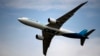 2019年6月18日空中客车A35在法国巴黎东北部航展上飞行。