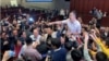 港民主建制两派议员就逃犯条例修订案在立法会发生冲突 