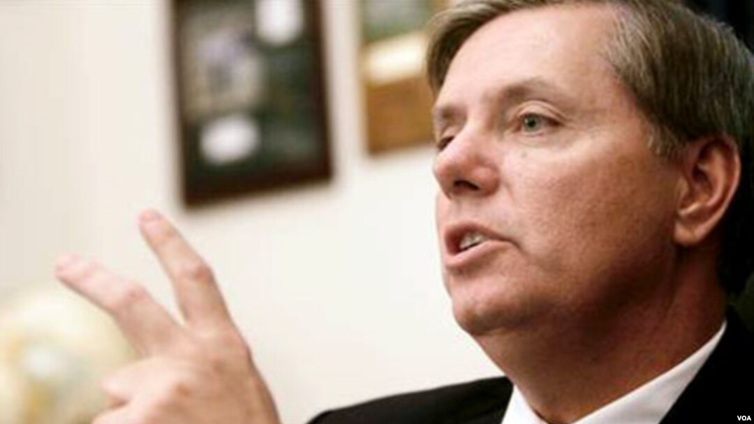 El senador republicano por Carolina del Sur, Lindsay Graham, apoyó el llamado a un gobierno interino.