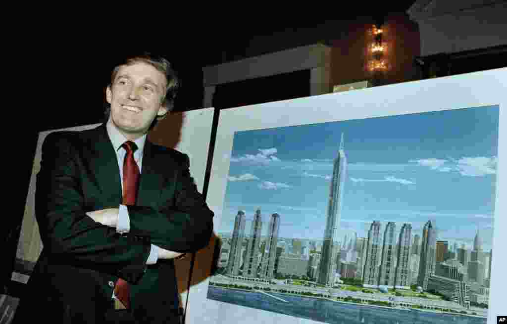 1985年11月18日，房地产大亨川普展示艺术家的构想&mdash;&mdash;纽约电视城