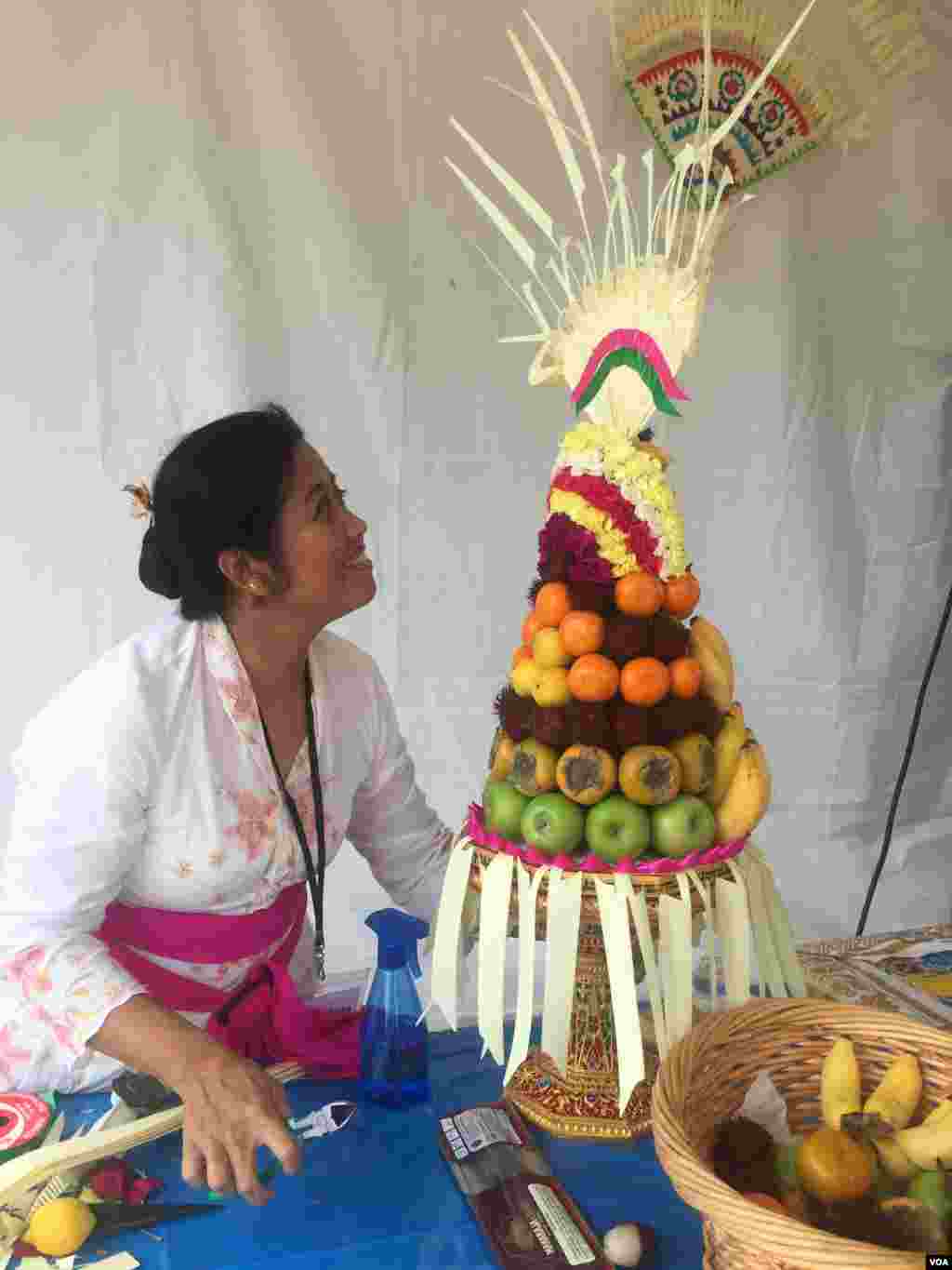 A fruit display in a crafts tent. (K. Iyer/VOA)