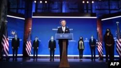 Tổng thống tân cử Joe Biden trình làng nội các của ông tại một sự kiện ở Wilmington, Delaware, ngày 24/11/2020. (Photo by CHANDAN KHANNA / AFP)