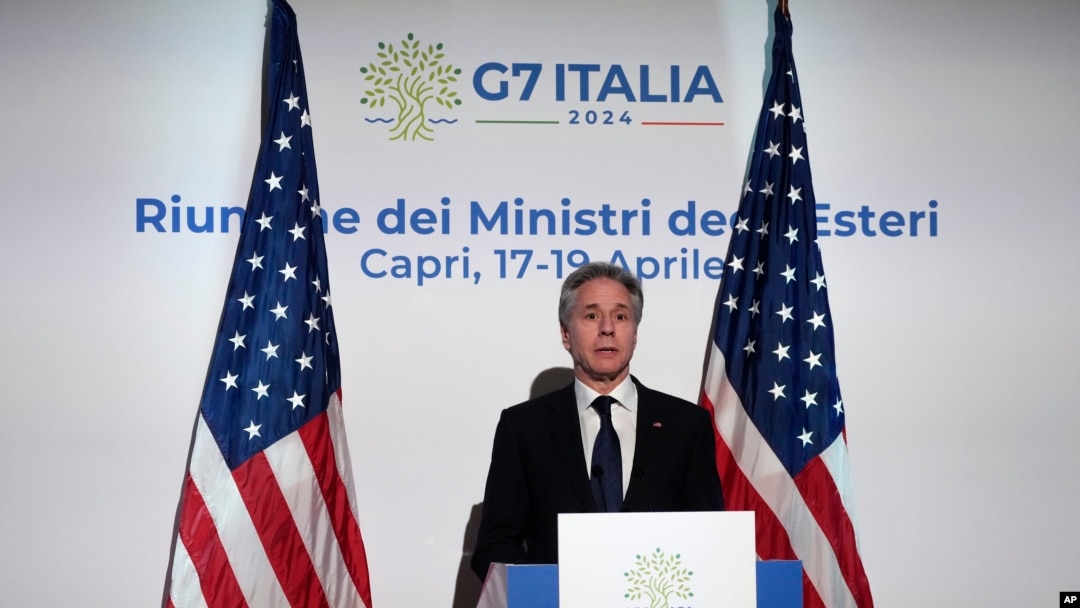 Sekretari amerikan i Shtetit Antony Blinken në konferencë për shtyp gjatë takimit të ministrave të jashtëm të shteteve anëtare të G-7 në Kapri, Itali, më 19 prill, 2024/AP