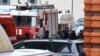 По меньшей мере один человек погиб в результате взрыва в элитном жилом доме в Москве