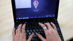 [VOA 현장영어] I want to download the pictures to my computer