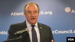Філіп Брідлав, колишній Верховний головнокомандувач Об'єднаних збройних сил НАТО в Європі.