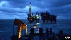 Giàn khoan dầu của Tổng công ty dầu khí ngoài khơi quốc gia Trung Quốc (CNOOC) ở biển Bột Hải, 3/2/2005