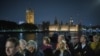 民众排长队等待瞻仰英女王的灵柩。（路透社2022年9月14日）