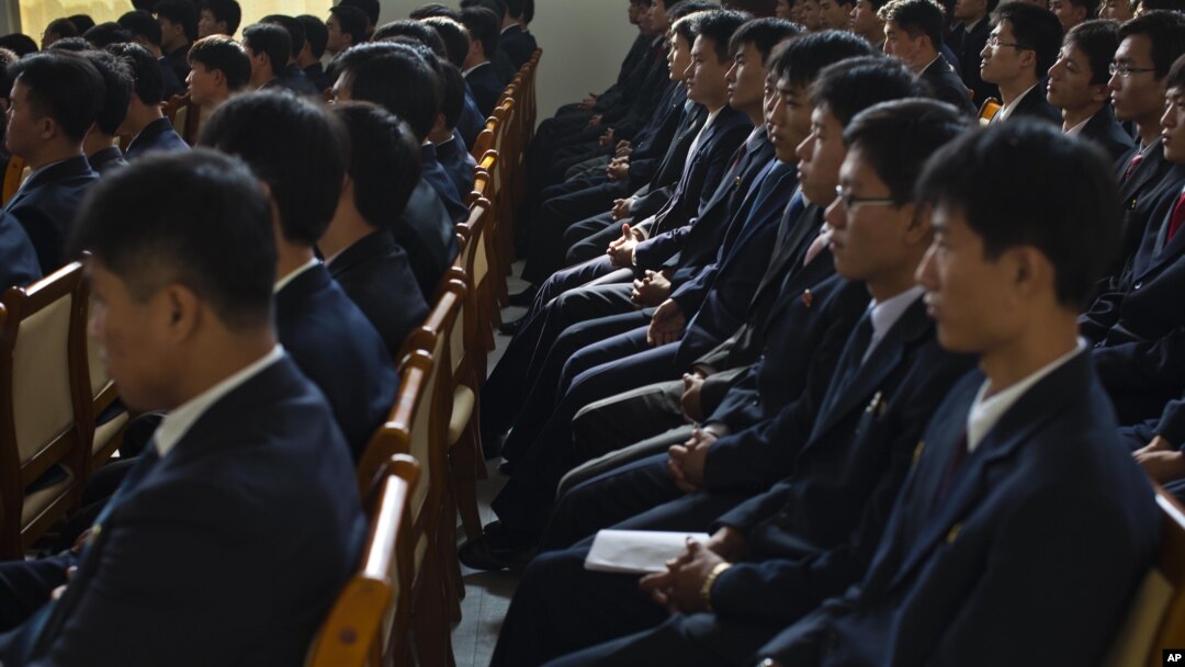 지난 2011년 10월 평양과기대에서 학생들이 강의를 듣고 있다. (자료사진)