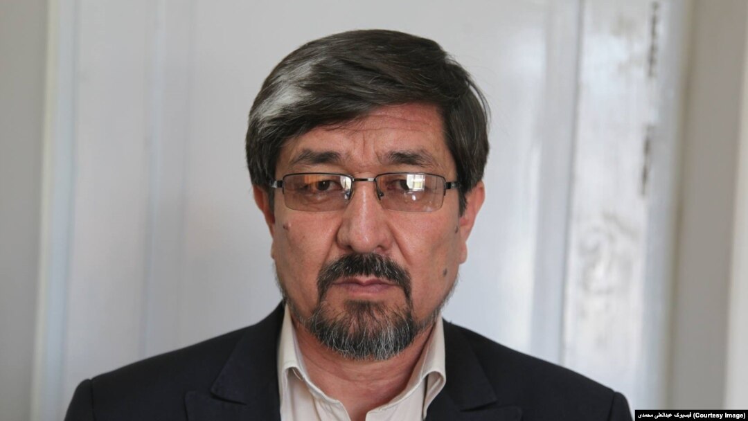 وظیفۀ عبدالعلی محمدی ماه گذشته به تعلیق در آمد.