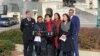 民主黨聯邦眾議員趙美心（Rep. Judy Chu, D-CA）2月28日在國會山前召開記者會，呼籲各界防疫當前停止散播仇視亞裔言論。