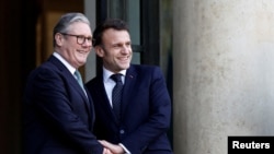 法国总统埃马纽埃尔·马克龙和英国首相基尔·斯塔默2月17日在巴黎会晤，并于本周先后访问白宫与特朗普会谈。
